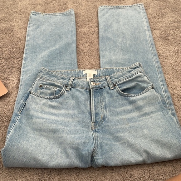 H&M high waisted, straight leg jeans - Picture 3 of 3